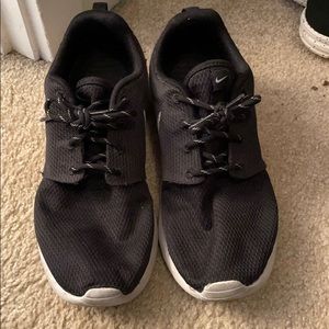Black nikes